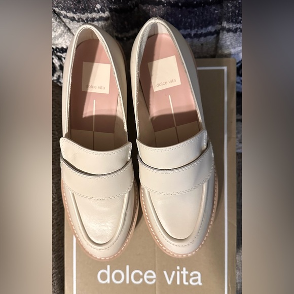 Dolce Vita Halona Loafers - Ivory - size 7
Only tried on … - Picture 7 of 10